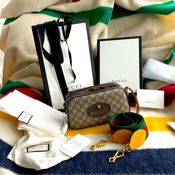 SOLD - $1️⃣1️⃣0️⃣0️⃣ direct- Authentic Gucci crossbody bag - unisex - Picture 2 of 16